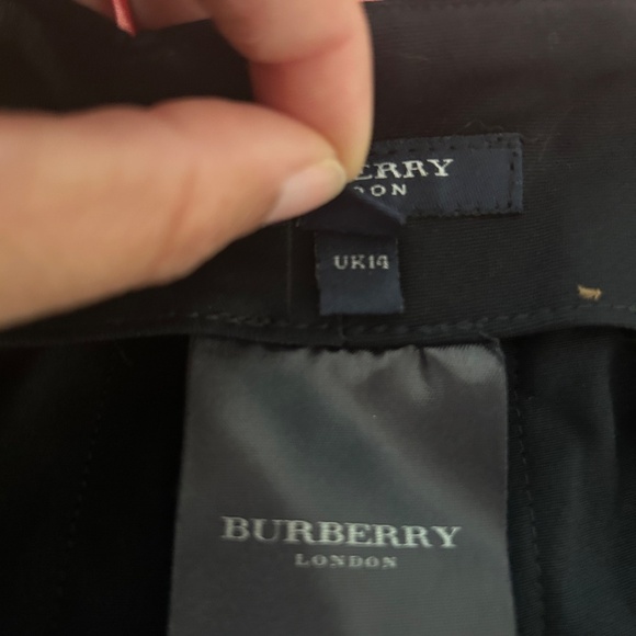 Burberry women’s kilt skirt - Picture 4 of 9
